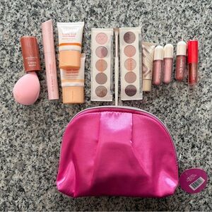 ♥️💖 BUNDLE ULTA BEAUTY Shadow Lipgloss Mascara Blush Primer Beauty Sponge Brush